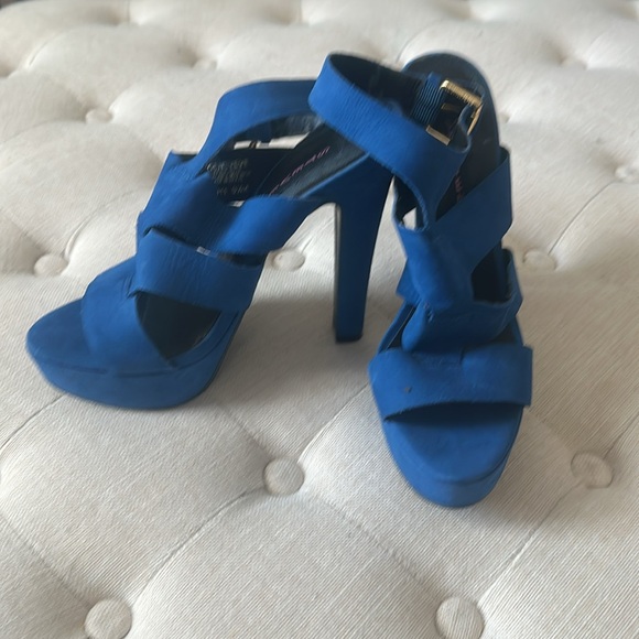 Beautiful Royal Blue Steve Madden Heels! - Picture 2 of 3